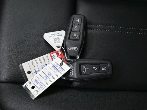 Used 2025 Audi Q5 Premium w/ Convenience Package AWD/4WD image 28