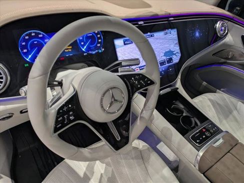 Certified 2023 Mercedes-Benz EQS 580 4MATIC SUV image 9