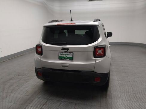 Used 2020 Jeep Renegade Altitude FWD image 7