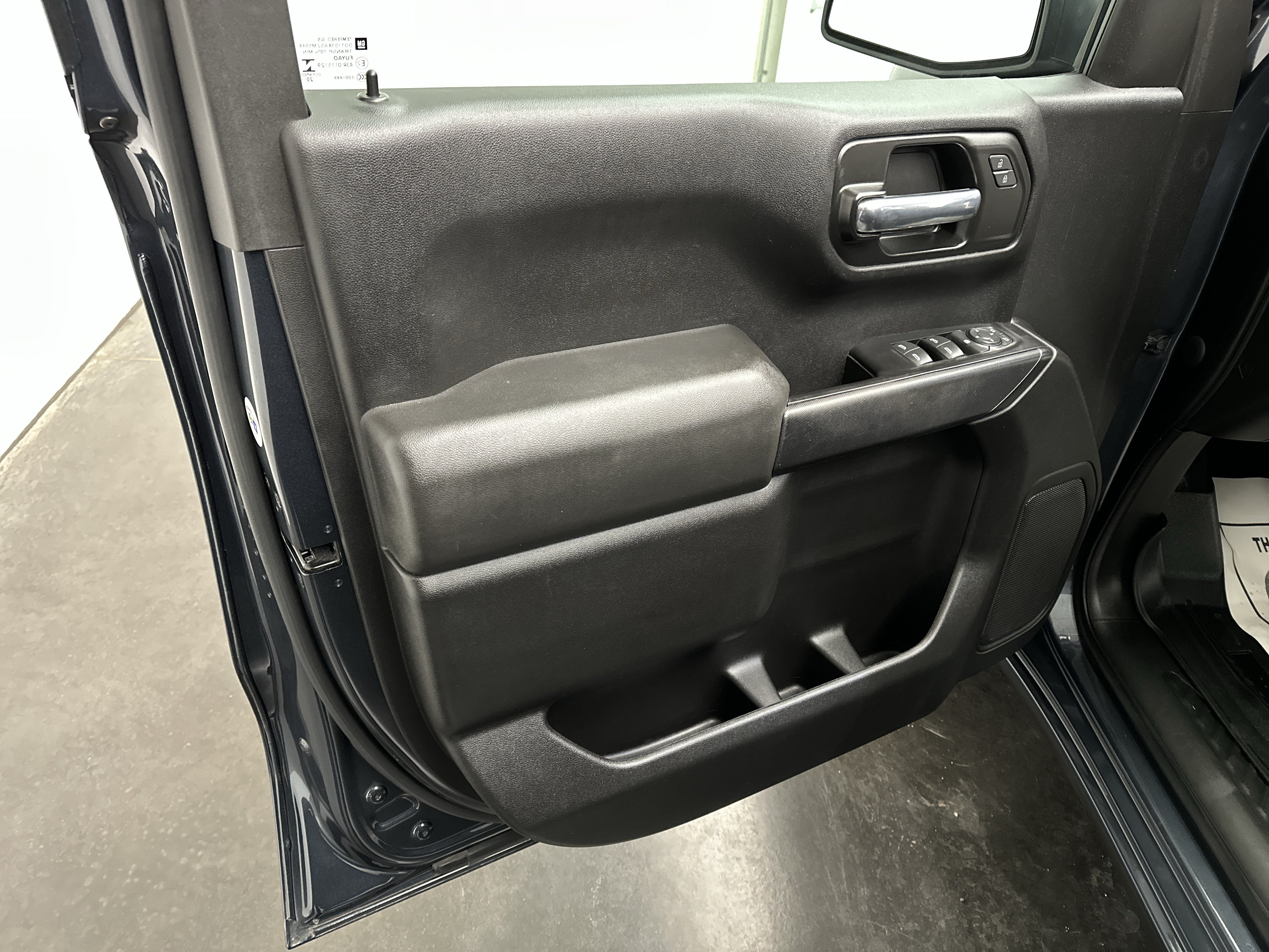 Used 2021 Chevrolet Silverado 1500 Custom AWD/4WD image 19