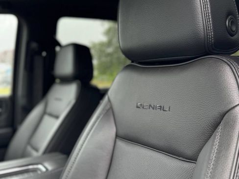 Used 2024 GMC Yukon Denali AWD/4WD image 46