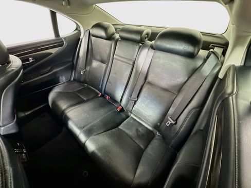 Used 2013 Lexus LS 460 AWD w/ Comfort Pkg image 24