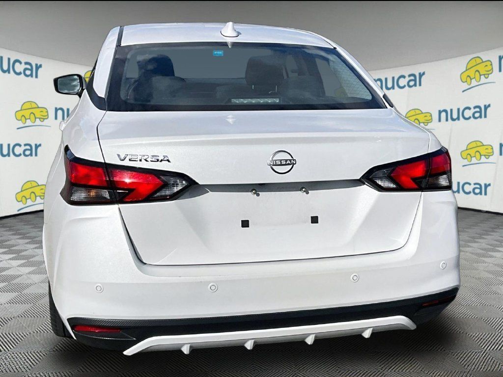 Used 2025 Nissan Versa SV FWD image 3