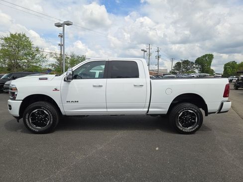 Used 2026 RAM 2500 Laramie AWD/4WD image 23