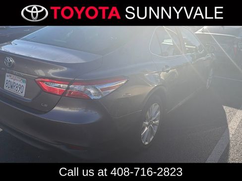 Used 2018 Toyota Camry LE FWD image 2