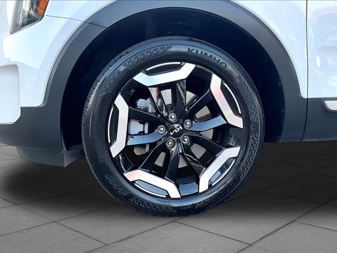 Certified 2025 Kia Telluride S FWD image 11