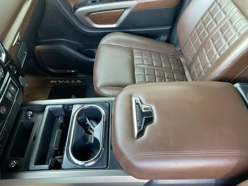 Used 2020 Nissan Titan Platinum Reserve w/ Moonroof Package AWD/4WD image 27