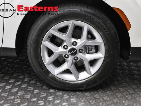 Used 2024 Kia Soul LX w/ Option Group 015 FWD image 30