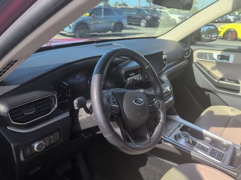 Used 2020 Ford Explorer XLT w/ Equipment Group 202A RWD image 15