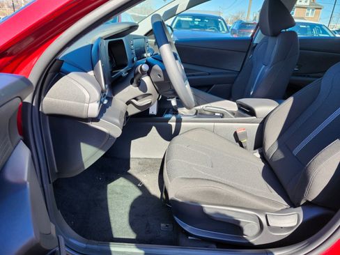 New 2026 Hyundai Elantra SE FWD image 18
