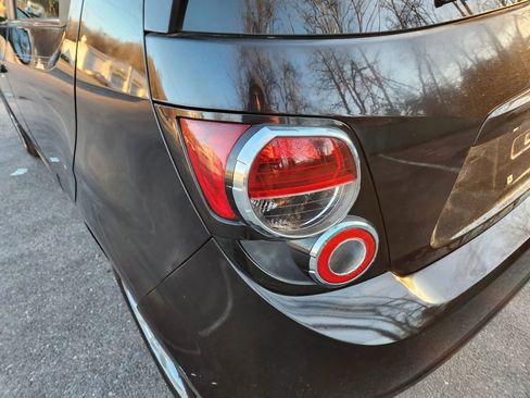 Used 2014 Chevrolet Sonic LT image 11