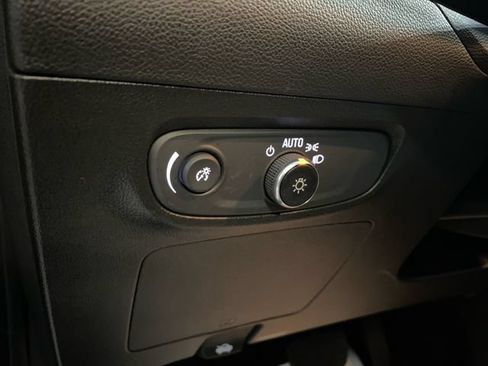 Certified 2024 Buick Encore GX Preferred w/ Comfort Package FWD image 23