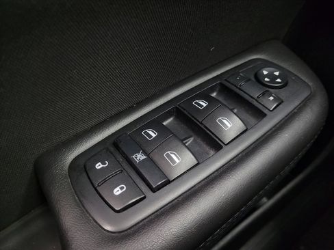 Used 2015 Chrysler 200 Limited w/ Convenience Group image 27