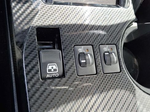 Used 2023 Toyota 4Runner TRD Off-Road Premium w/ Moonroof Package AWD/4WD image 25
