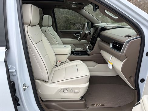 New 2026 GMC Yukon XL Denali w/ Sun & Power Step Package image 18