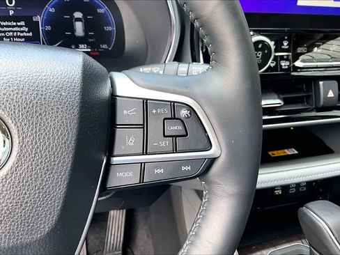 Certified 2024 Toyota Highlander Platinum AWD/4WD image 23