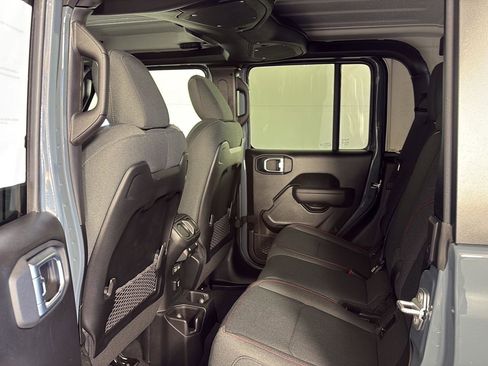 New 2026 Jeep Gladiator Rubicon w/ Steel Power Dome Hood Package AWD/4WD image 9