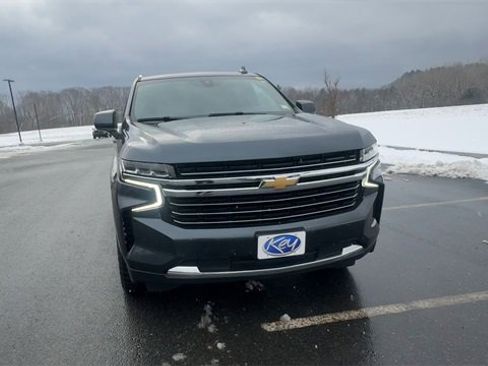 Used 2021 Chevrolet Suburban LT image 3