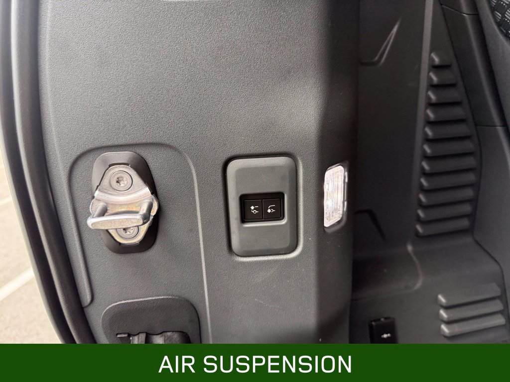 Certified 2022 Land Rover Defender 90 X-Dynamic HSE AWD/4WD image 12