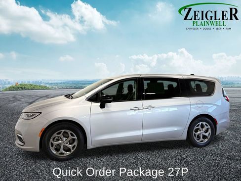 Used 2024 Chrysler Pacifica Limited FWD image 3
