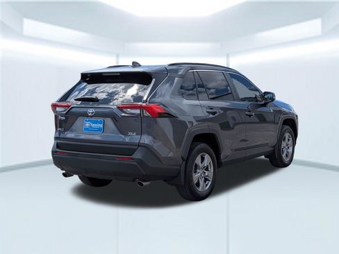 Used 2025 Toyota RAV4 XLE w/ Convenience Package image 6