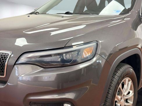 Used 2019 Jeep Cherokee Latitude Plus image 11