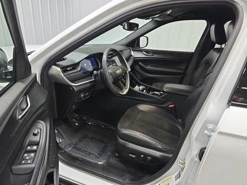 Used 2023 Jeep Grand Cherokee L Laredo AWD/4WD image 28