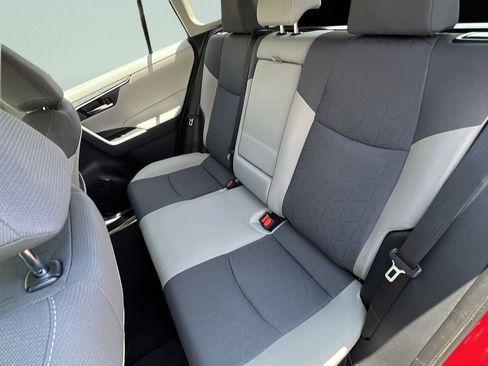 Used 2025 Toyota RAV4 XLE w/ Convenience Package AWD/4WD image 13