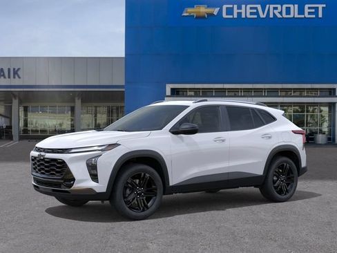 New 2026 Chevrolet Trax ACTIV w/ Sunroof Package FWD image 2