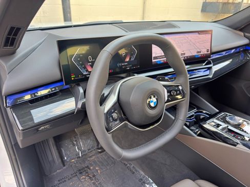 Used 2024 BMW 540i xDrive w/ Convenience Package AWD/4WD image 14