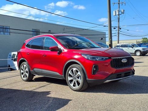 Certified 2024 Ford Escape Platinum AWD/4WD image 1