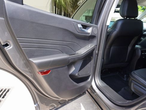 Used 2022 Ford Escape SEL w/ Technology Package image 19