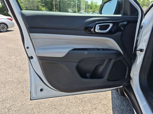 Used 2023 Jeep Compass Limited AWD/4WD image 21