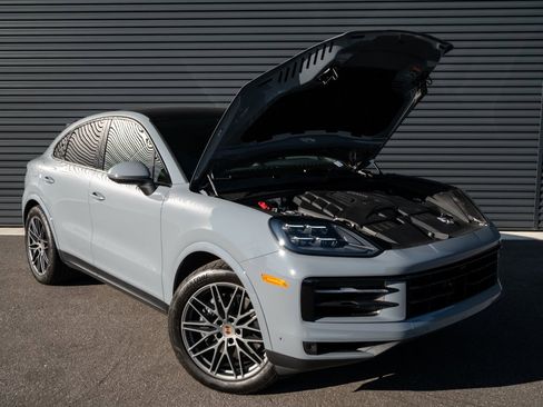 Certified 2025 Porsche Cayenne Coupe image 35