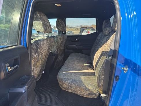 Used 2020 Toyota Tacoma TRD Off-Road image 17