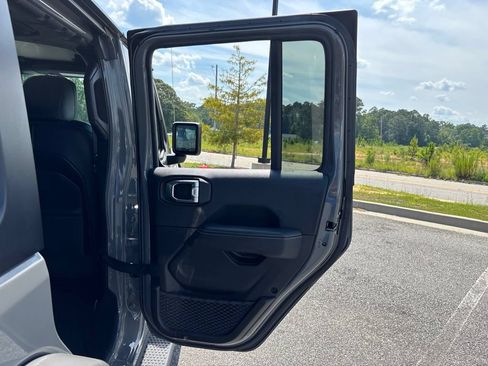 Used 2023 Jeep Wrangler Unlimited Sahara AWD/4WD image 61