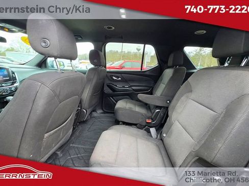 Used 2023 Chevrolet Traverse LT FWD image 24