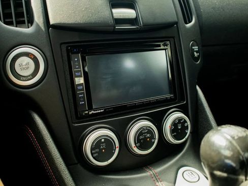 Used 2009 Nissan 370Z NISMO RWD image 28