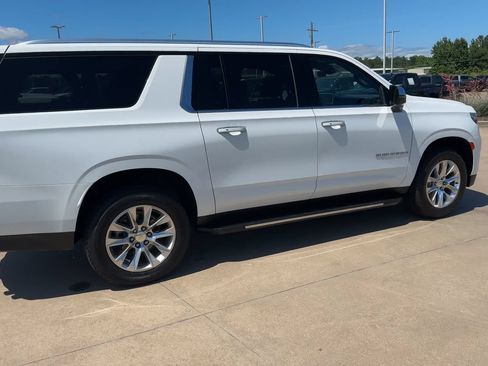 Used 2024 Chevrolet Suburban Premier RWD image 9