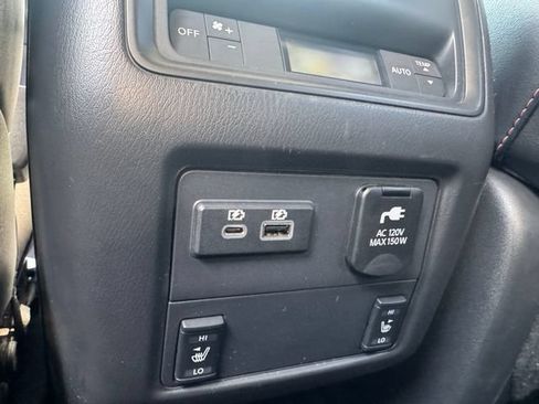 Used 2019 Nissan Pathfinder SL AWD/4WD image 7