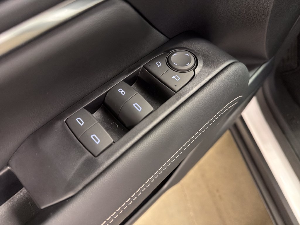 New 2027 GMC Terrain Elevation w/ Elevation Premium Package AWD/4WD image 17
