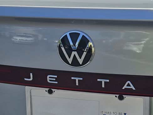 Used 2025 Volkswagen Jetta SEL FWD image 28