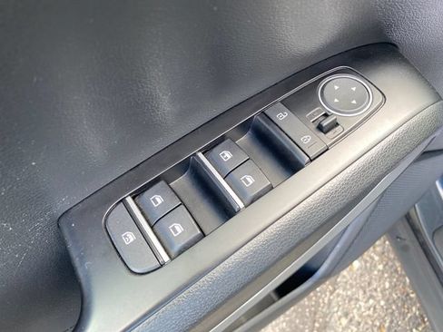 Used 2024 Kia Soul LX w/ Option Group 015 FWD image 17