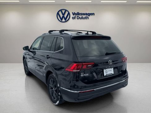 Certified 2024 Volkswagen Tiguan SE image 3