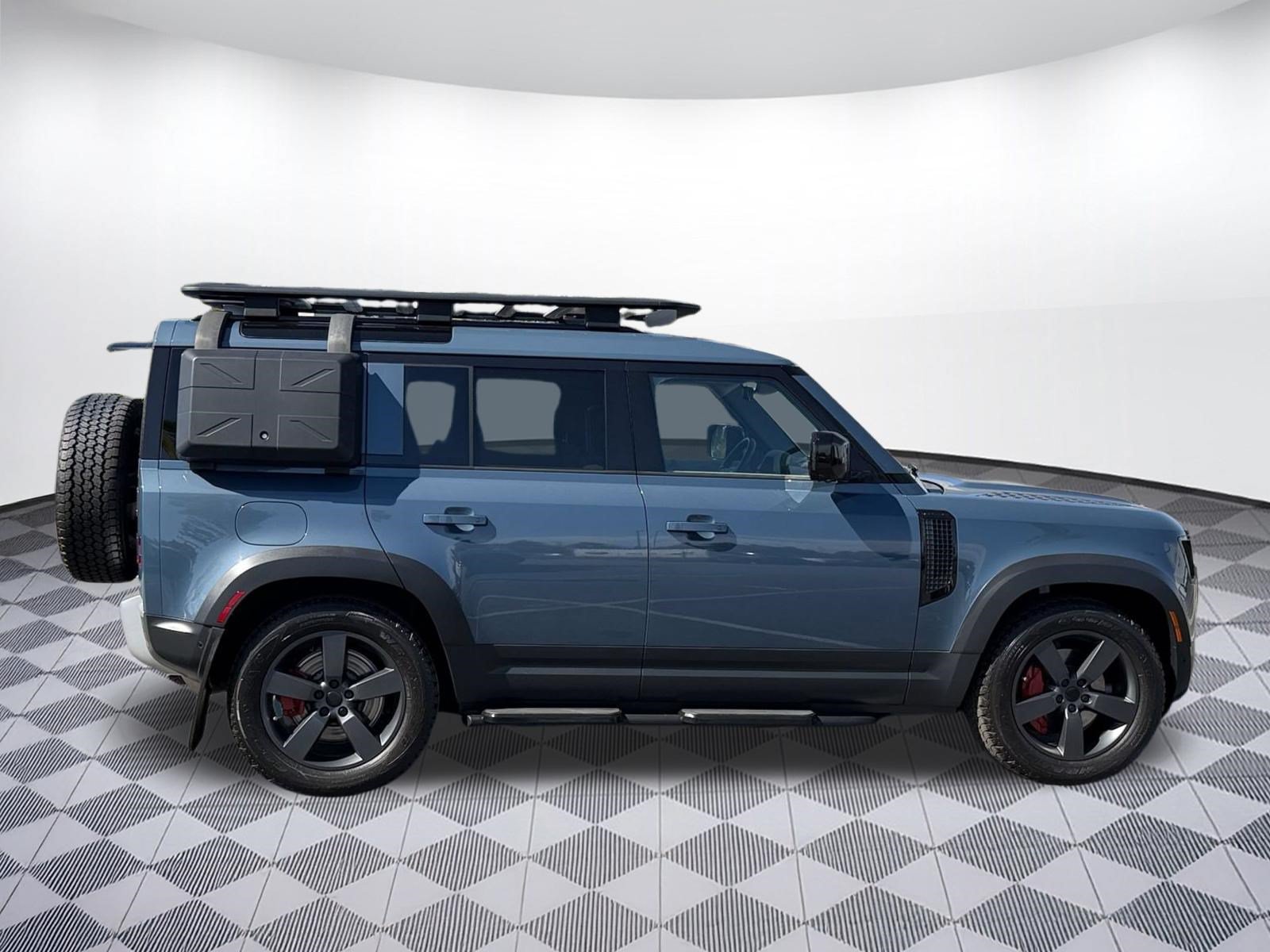 Used 2024 Land Rover Defender 110 S AWD/4WD image 8