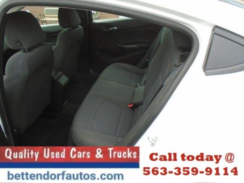 Used 2016 Toyota Camry SE FWD image 8