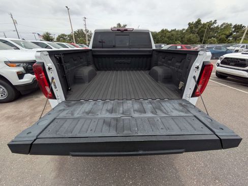 Used 2022 GMC Sierra 1500 AT4 w/ AT4 Premium Package AWD/4WD image 11