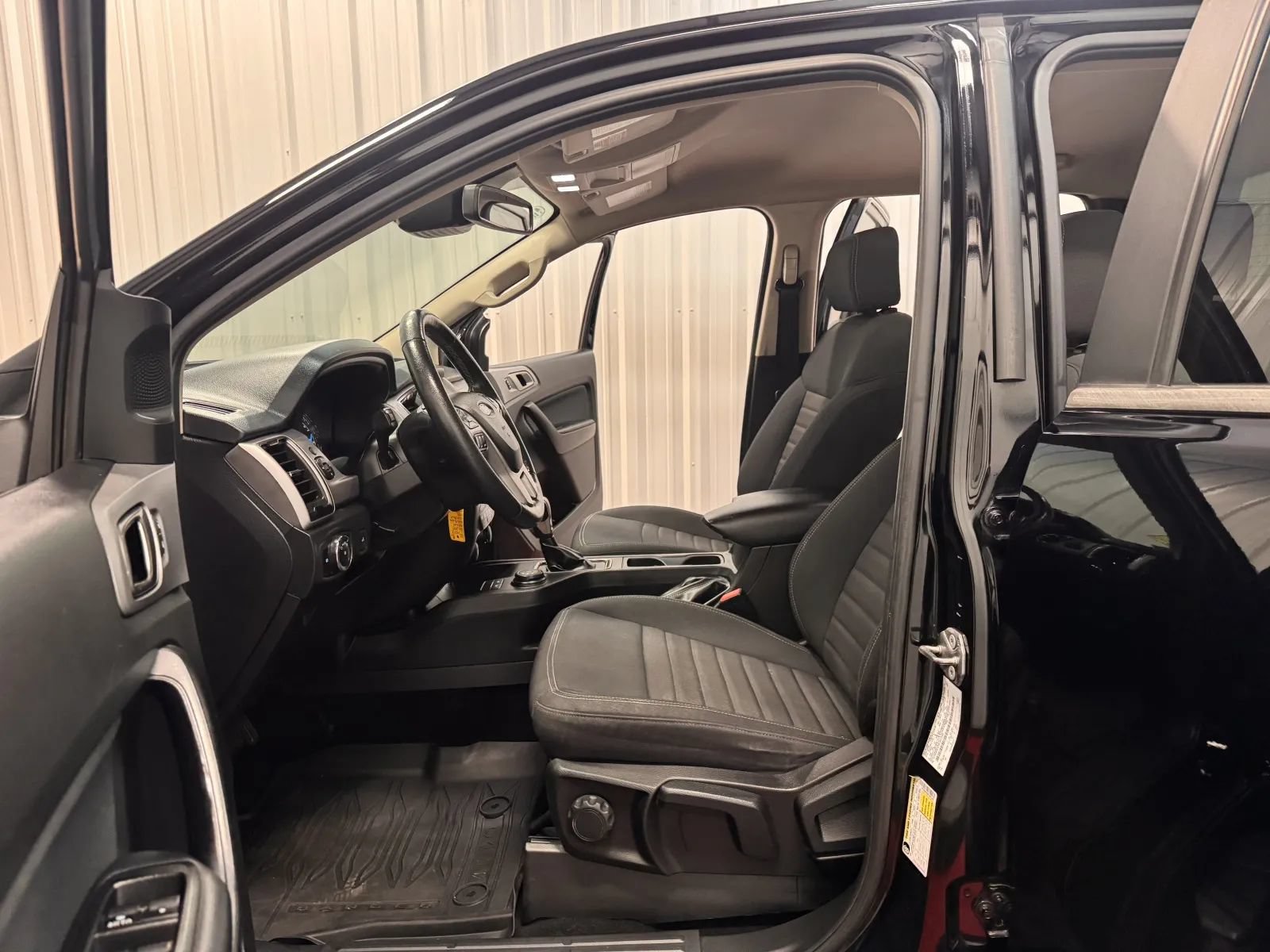 Used 2023 Ford Ranger XLT w/ Equipment Group 301A Mid AWD/4WD image 33