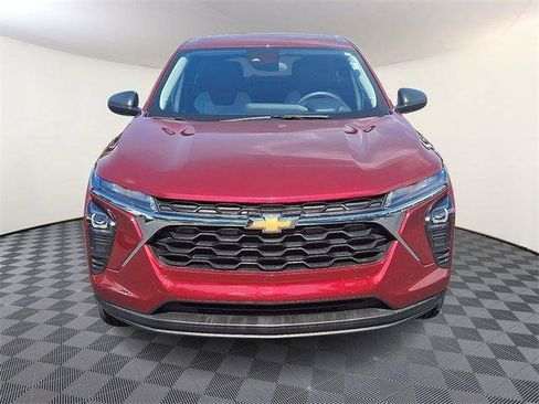 Used 2025 Chevrolet Trax LS image 2