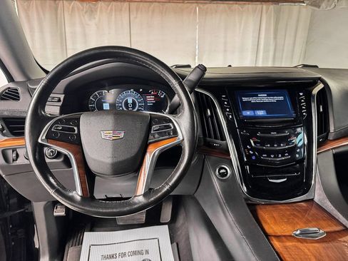 Used 2017 Cadillac Escalade Luxury AWD/4WD image 13